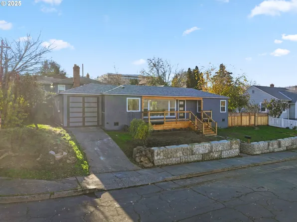 602 W 13th St, The Dalles, OR 97058