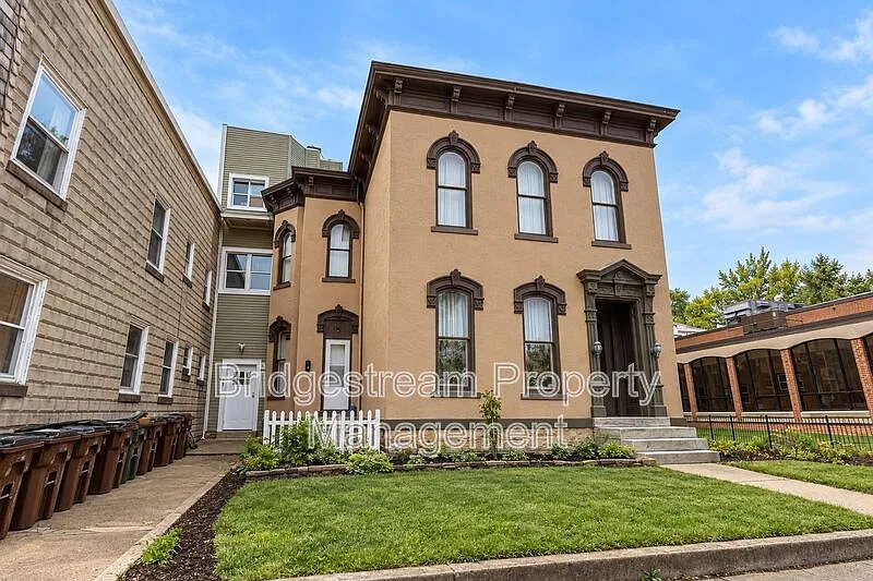408 N Wayne St — Photo 1