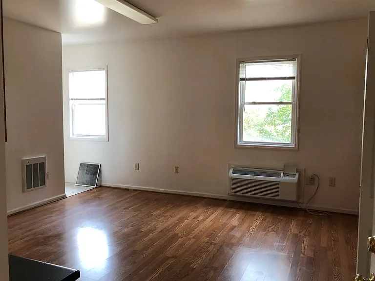 115 N Merritt Mill Rd #306 — Photo 1
