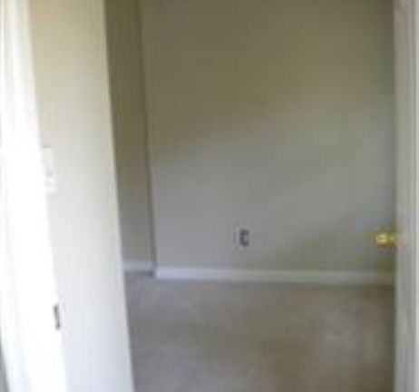5th image of 105 Chesterfield Ave #B