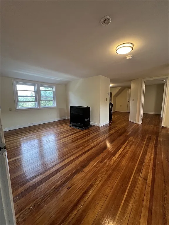 2 bed, 1.0 bath, 667 sqft, $1,900 — Photo 3