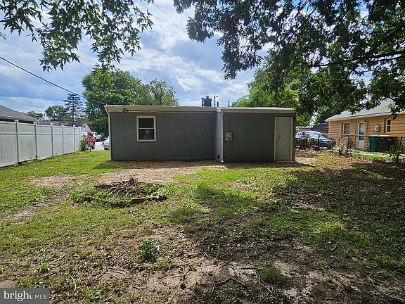 3rd image of 451 Anderson Dr