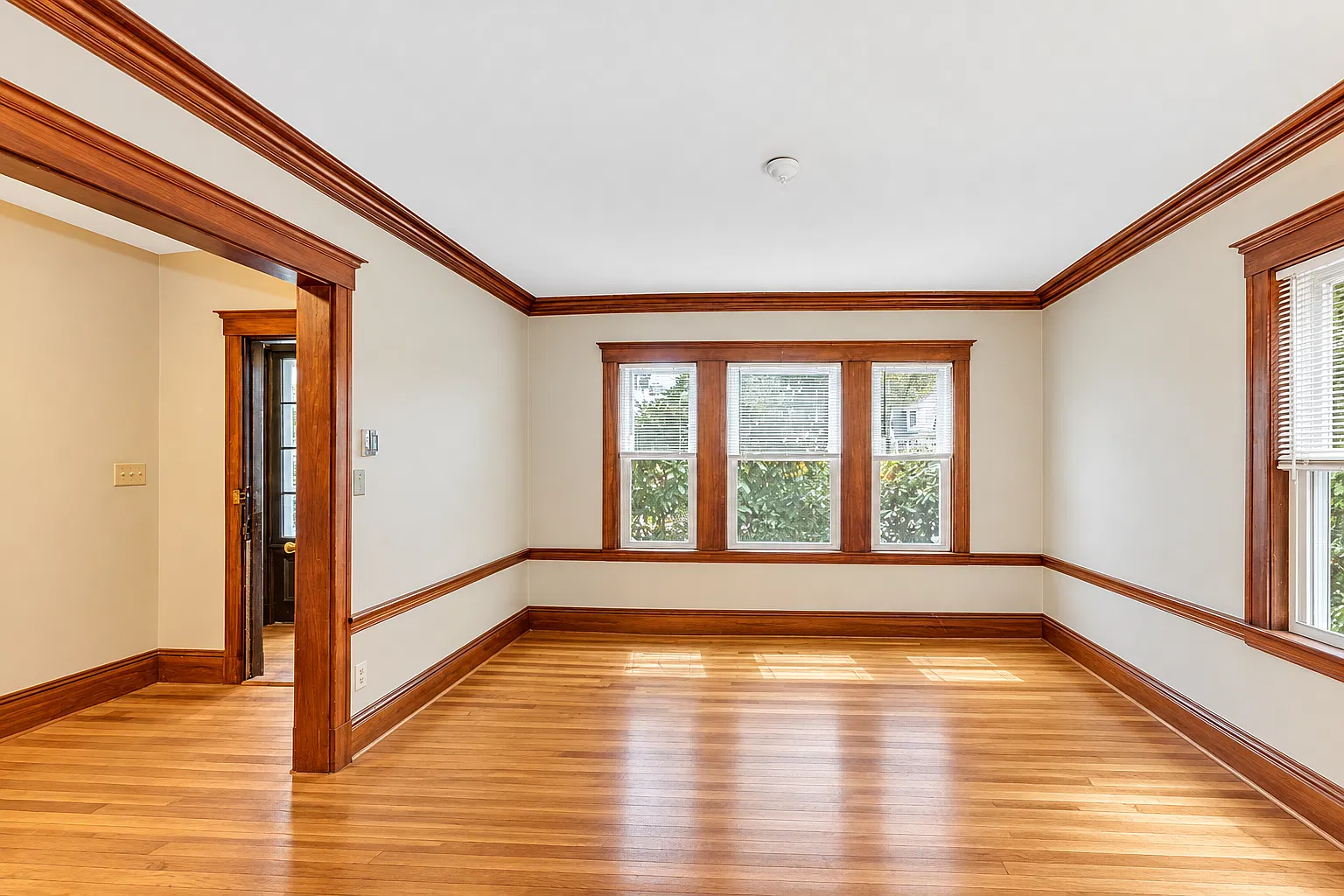 2 bed, 1200 sqft, $2,800 — Photo 2