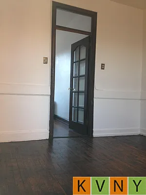 Rented by KVNY Soho | media 29