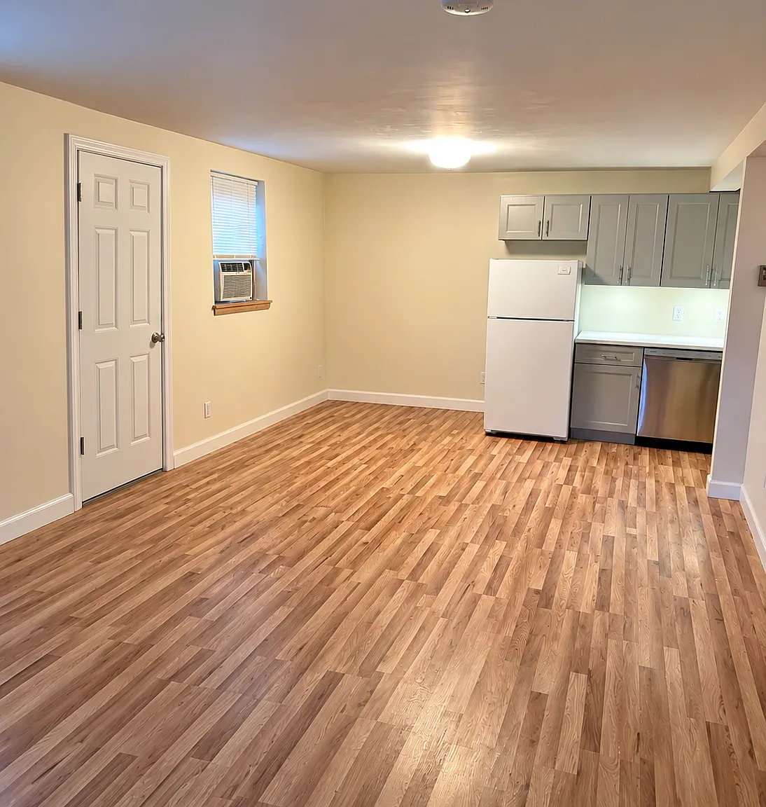 1 bed, 700 sqft, $1,800 — Photo 3