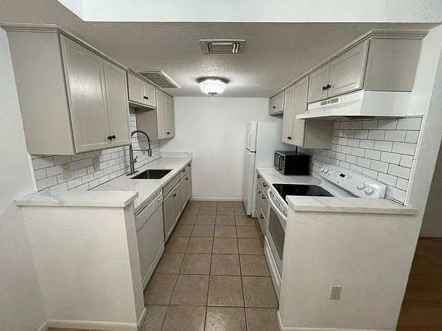 2350 Bering Dr #72 — Photo 9