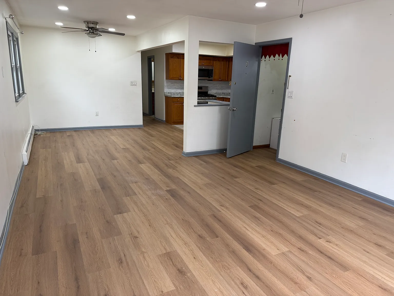 3 bed, 1350 sqft, $2,850 — Photo 4