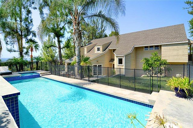 1st image of 5264 Calatrana Dr