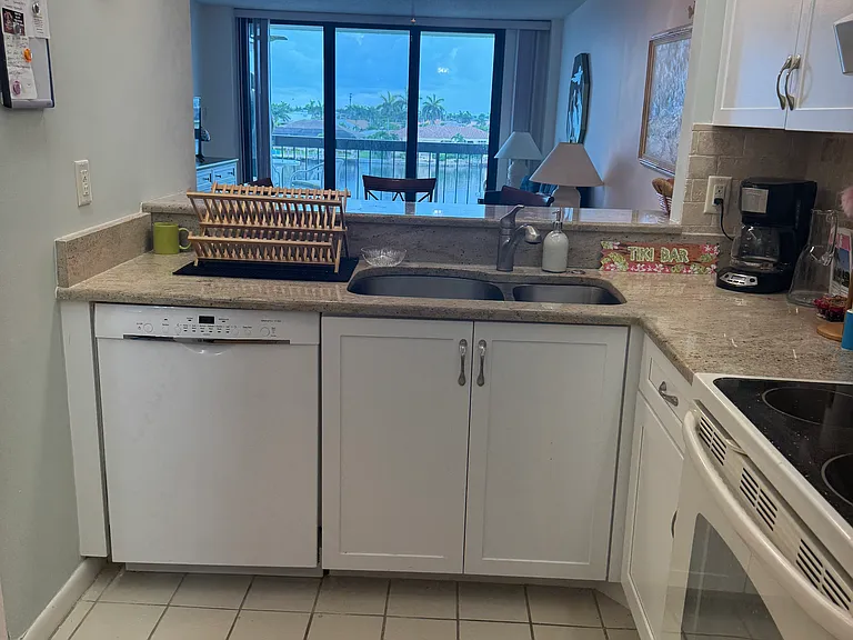 591 Seaview Ct #A412 — Photo 6