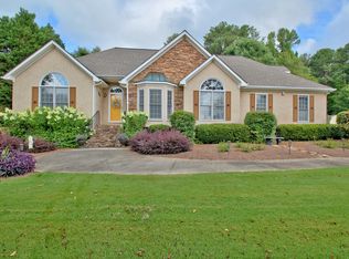 135 Redspire Ln, Fayetteville, GA 30215
