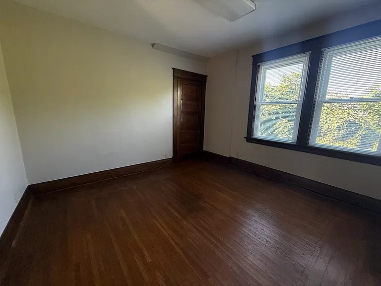 1009 Delta Ave — Photo 26