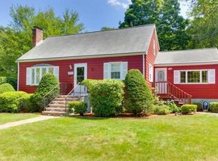 8 Oak Knoll St, Burlington, MA 01803