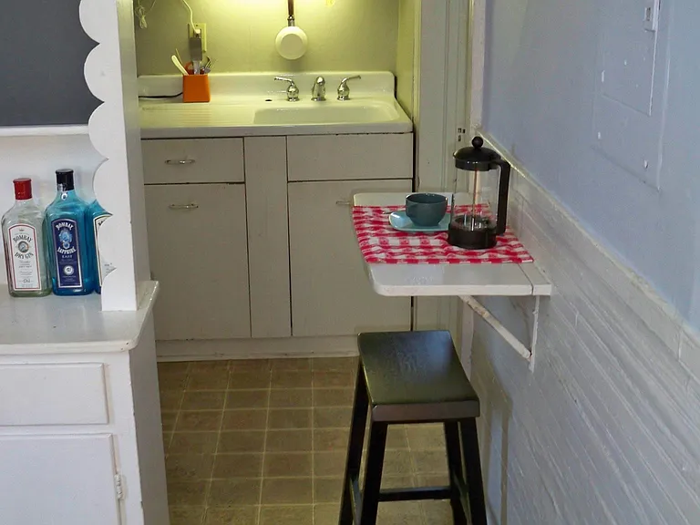 efficiency size kitchen
