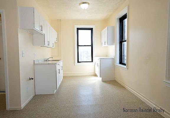 4th image of 513 Rockaway Pkwy #B10