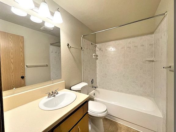 4th image of 18407 94th Avenue Ct E #0