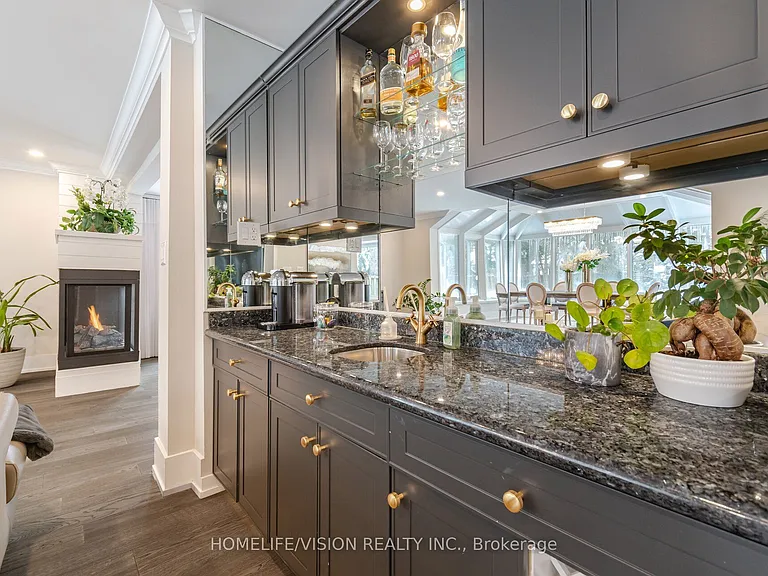 1298 Bunsden Ave — Photo 8