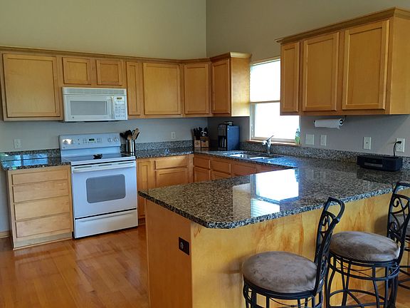 Kitchen w/ Granite Counters