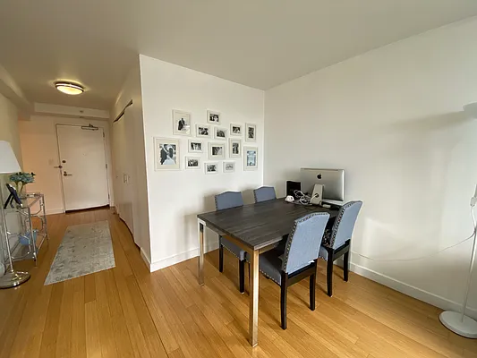 Sold by R New York | media 4