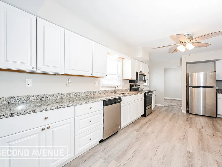 104 Amy Dr — Photo 3