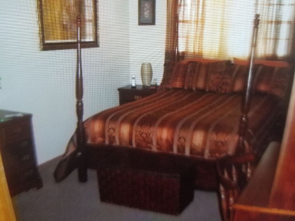 Upper level bedroom 1