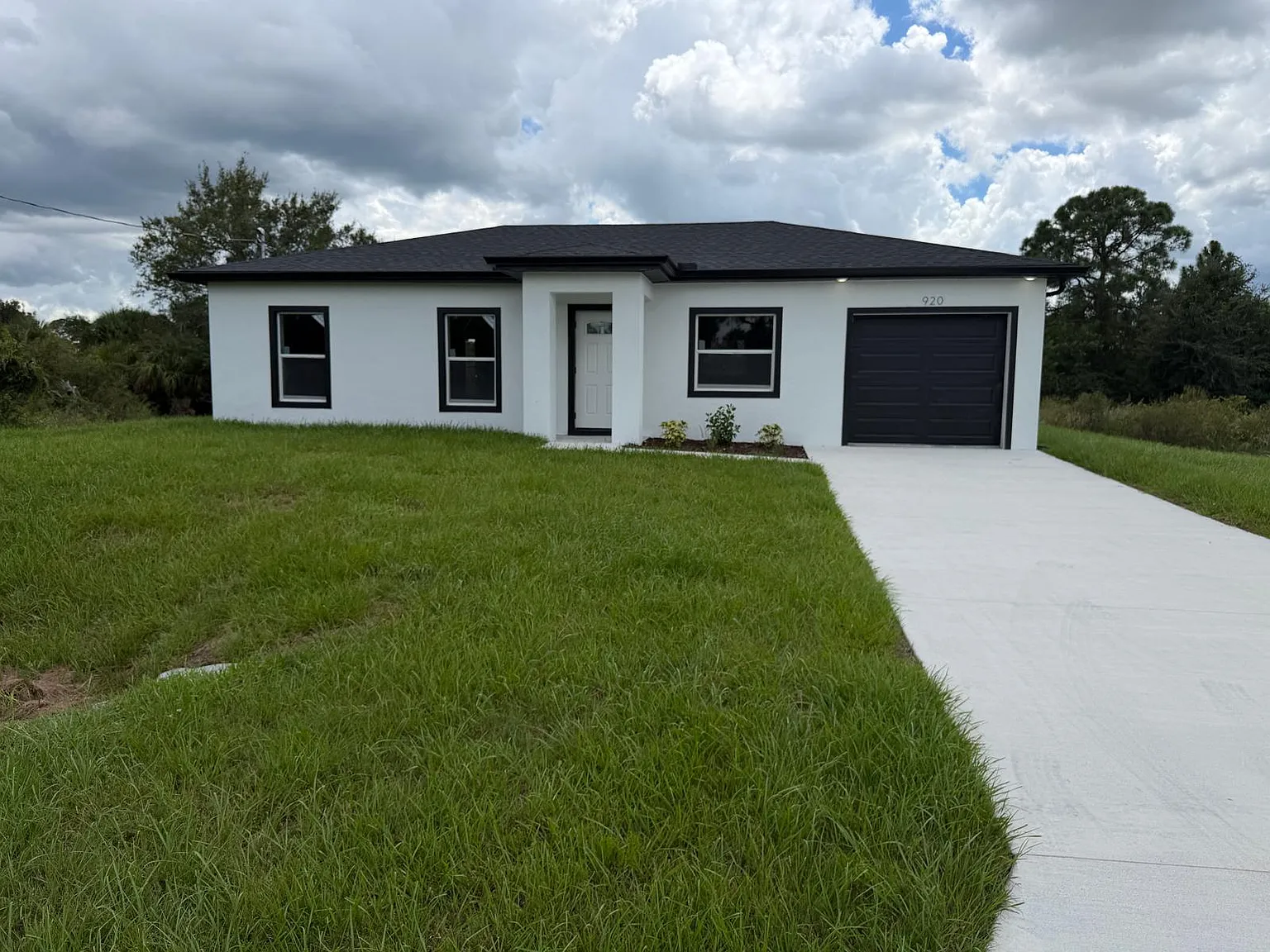 3 bed, 1101 sqft, $1,850 — Photo 2