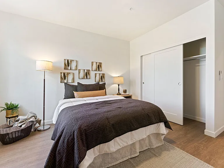 Bridgewater Apartments — Photo 14