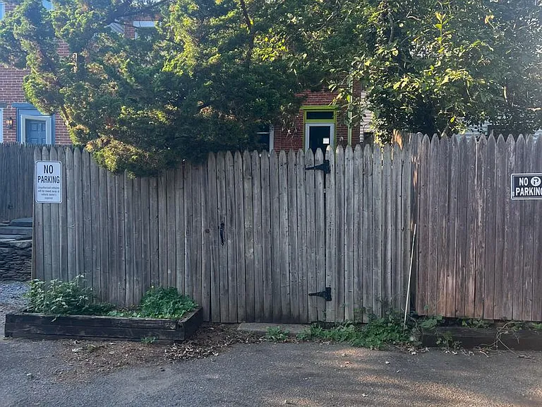 222 W Walnut St — Photo 18