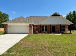10 Henry Burns Ln, Petal, MS 39465