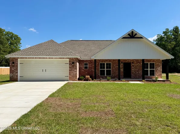 10 Henry Burns Ln, Petal, MS 39465