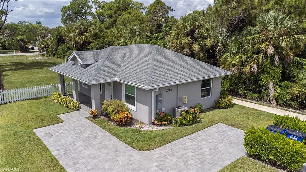 2 bed, 1.0 bath, 800 sqft, $2,200 — Photo 2