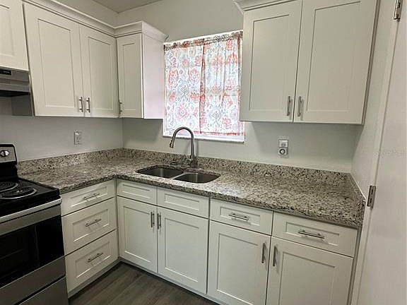 2nd image of 4211 SW 145TH PLACE ROAD