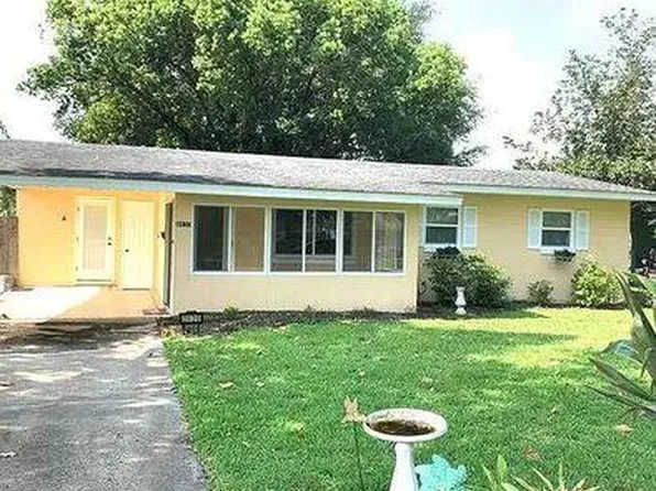 2830 Northland Rd, Mount Dora, FL 32757