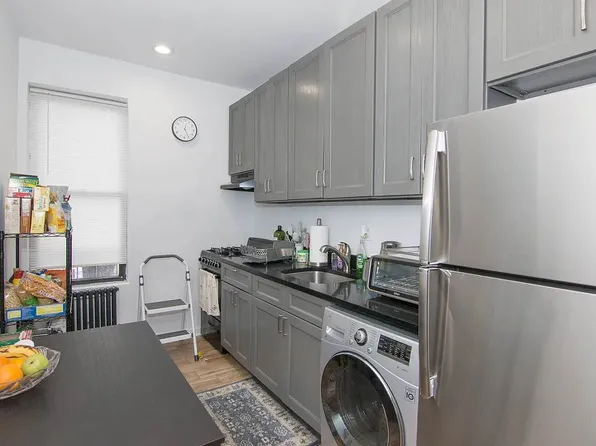 25-54 38th Street image 1 of 5