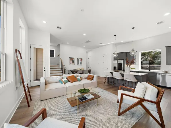 835 Elkhart St #D, Houston, TX 77091