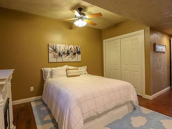 4th image of 6802 N Ironwood Dr