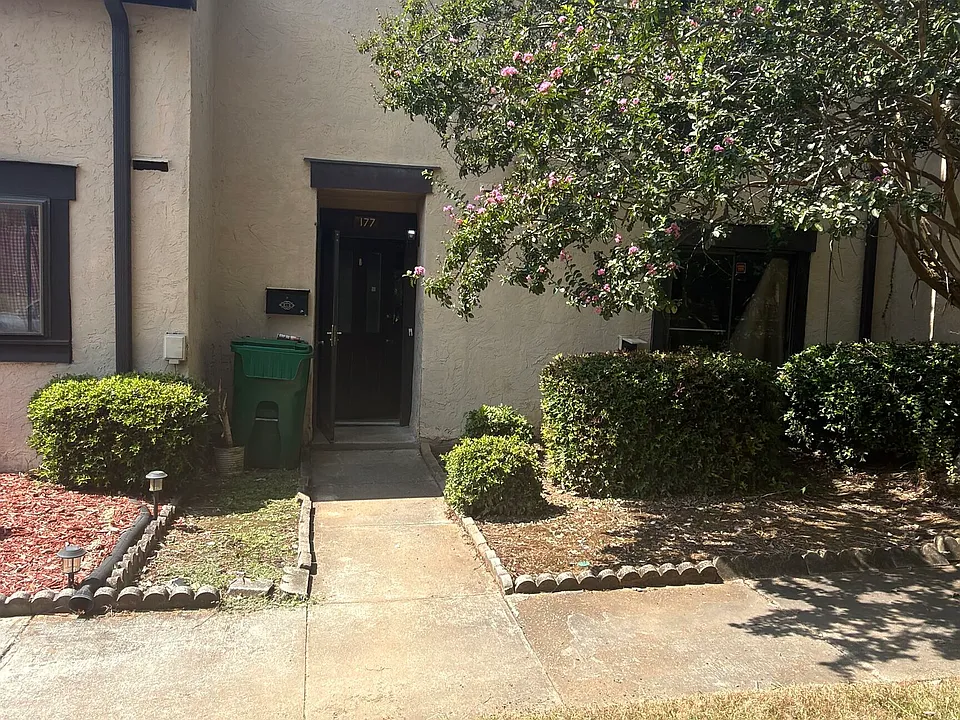 177 Tiburon Dr