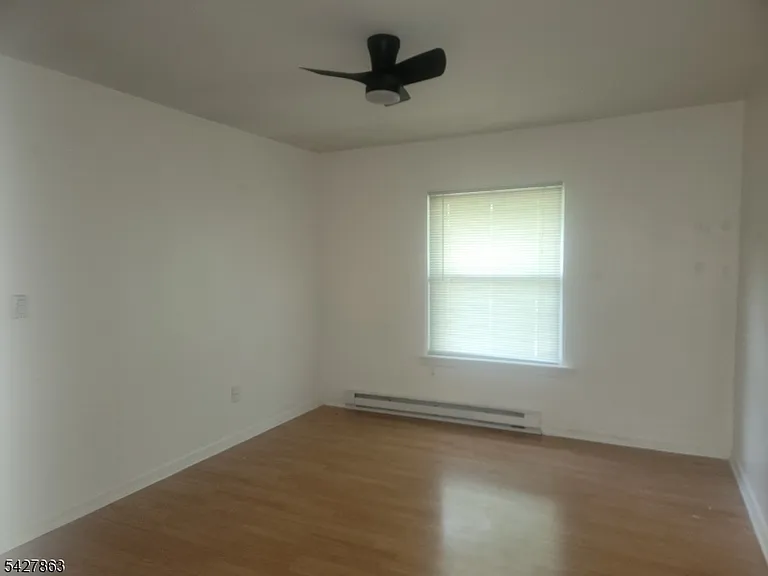 390 Lake Shr W #H — Photo 10