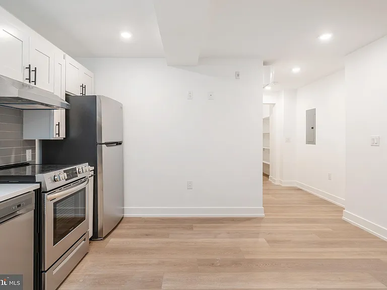 2002 Frankford Ave #101 — Photo 4