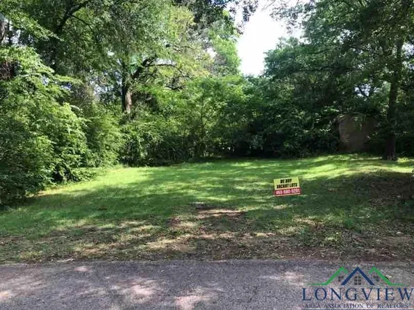 1215 Fairway Dr, Longview, TX 75604