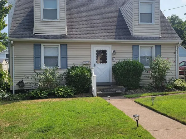 12 Bayview Ave, Bayville, NY 11709