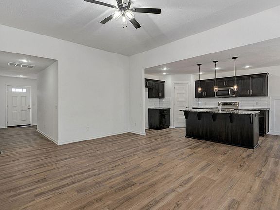 4th image of 5601 W Pecan Street