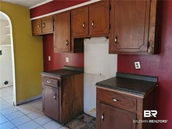 3rd image of 8231 Pine West Ct W