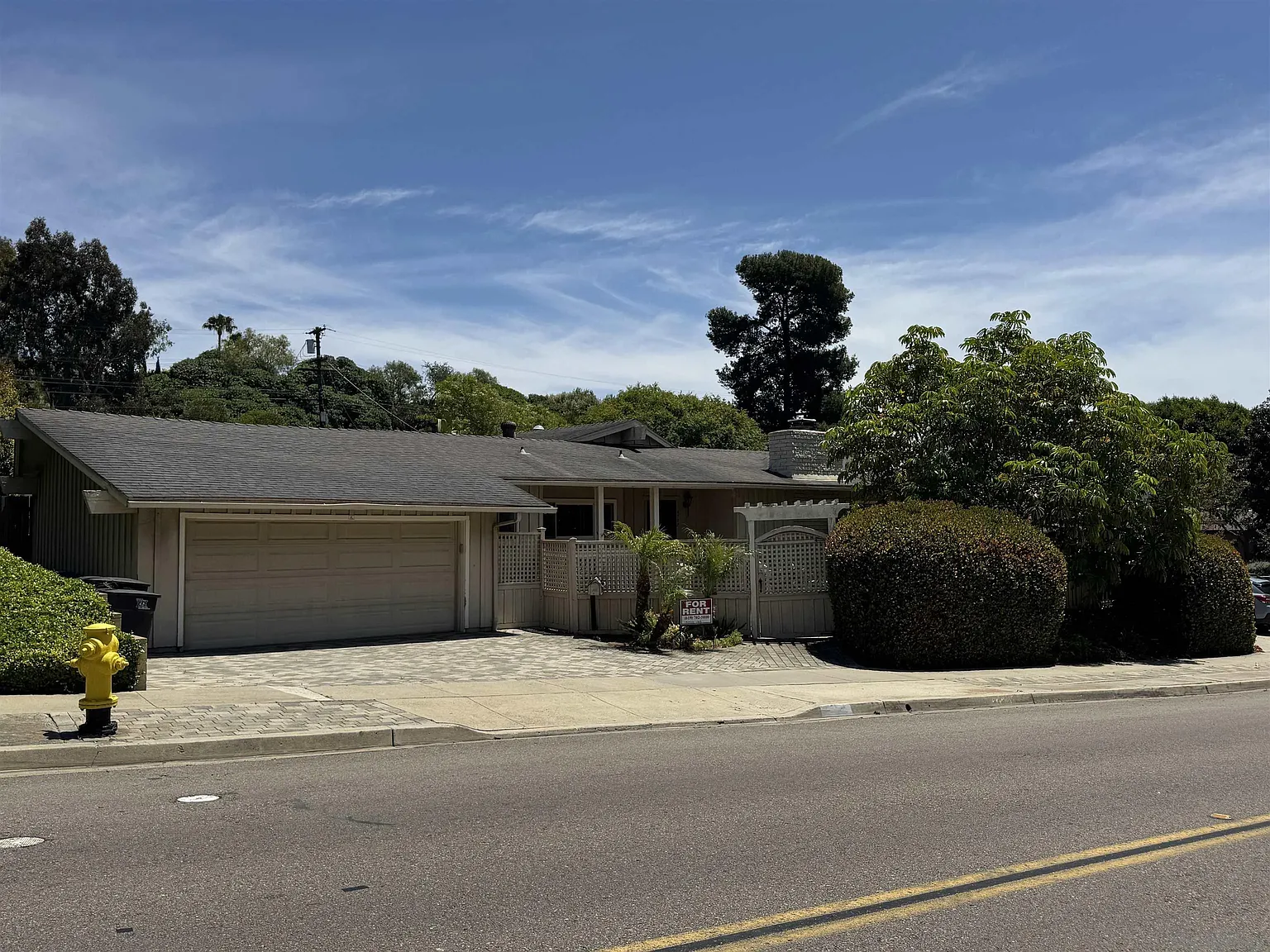 4 bed, 2.0 bath, 2100 sqft, $7,500 — Photo 2