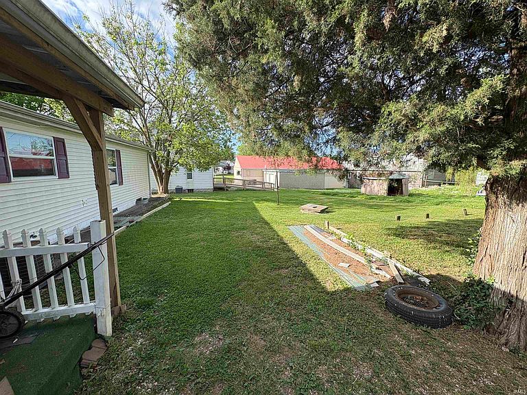 Listing photo 4