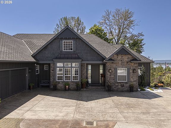 4th image of 1016 SE 64th Ct