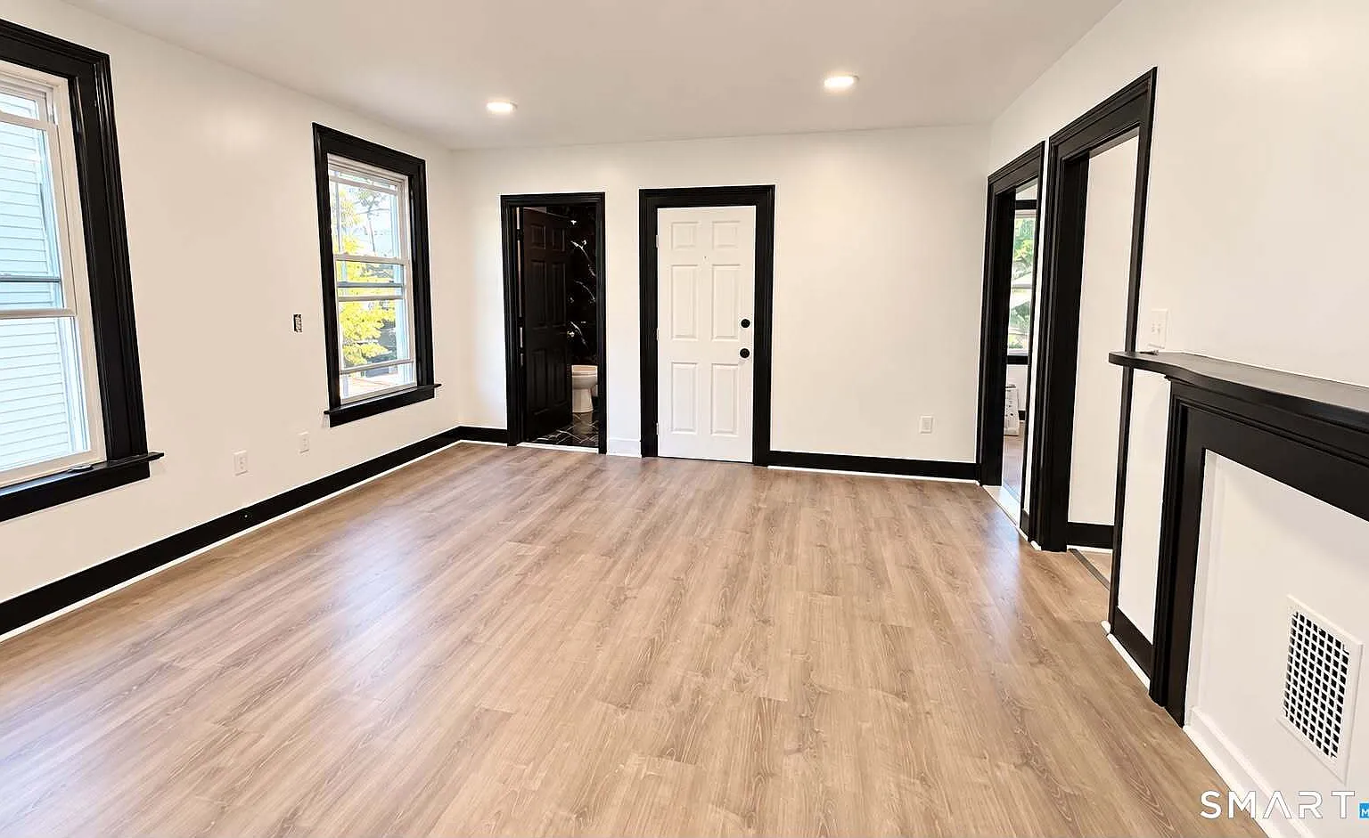 4 bed, 2.0 bath, 1920 sqft, $2,700 — Photo 2