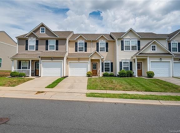 3rd image of 557 Claire Ln