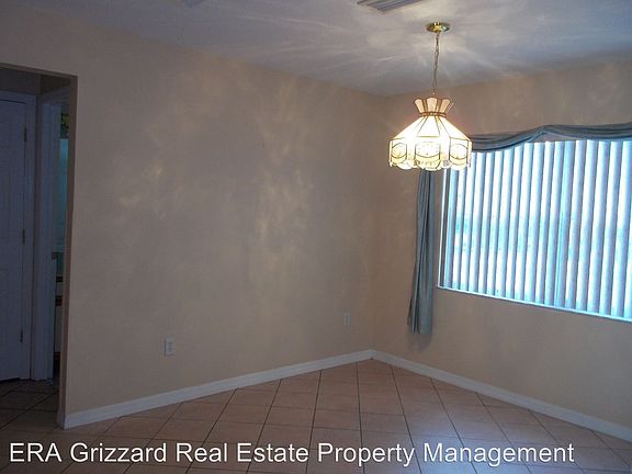 4th image of 11146 Fountain Lake Blvd