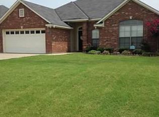 4221 Parkridge Dr, Benton, LA 71006