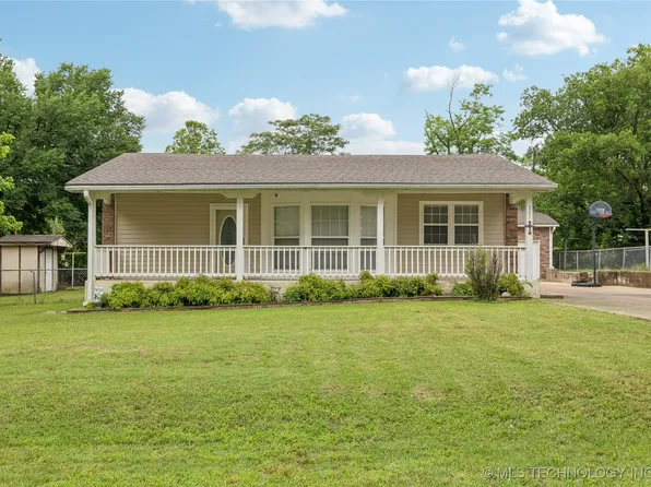 307 S Cherokee St, Locust Grove, OK 74352